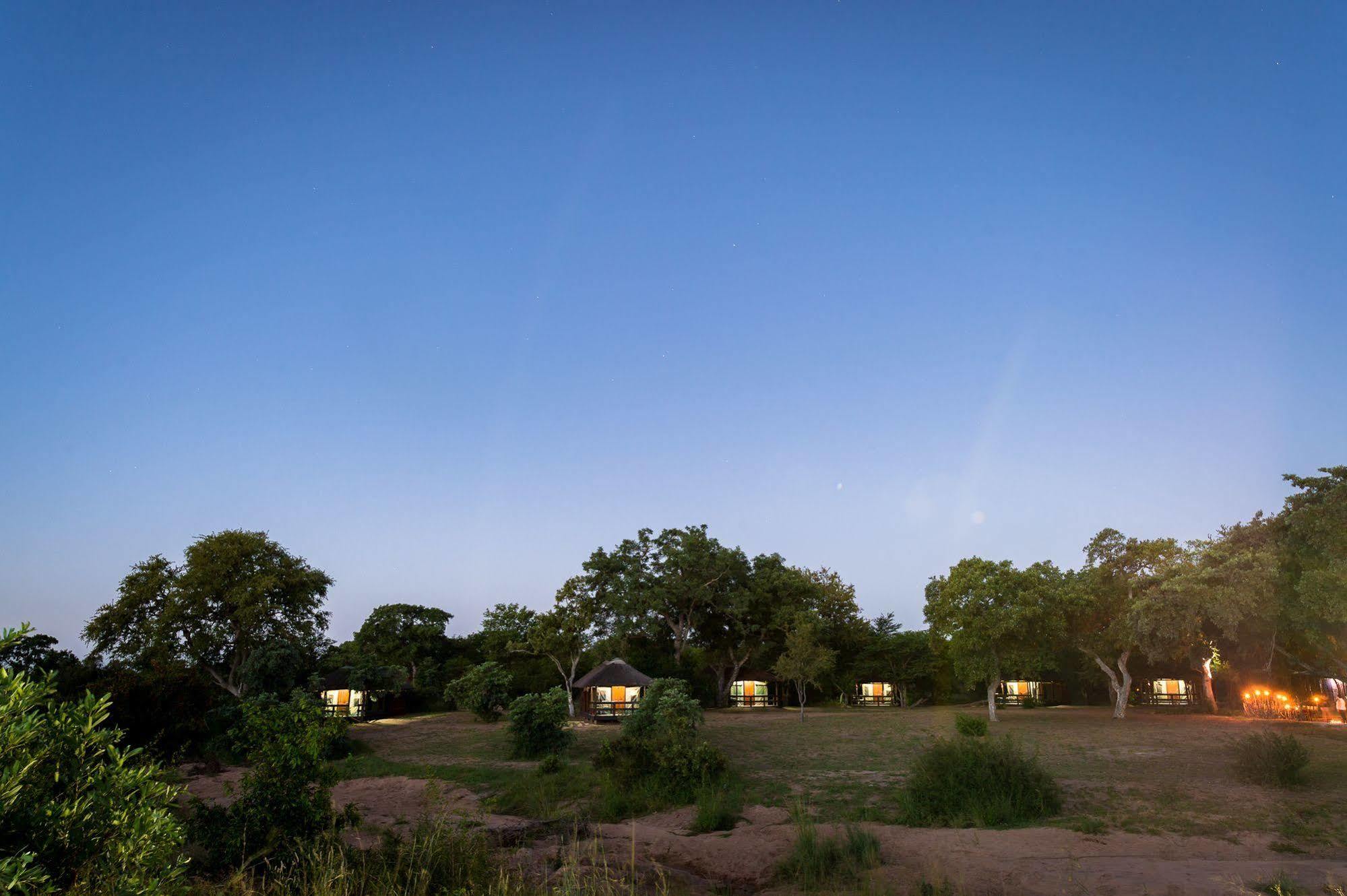 Shindzela Tented Camp Timbavati Game Reserve Bagian luar foto